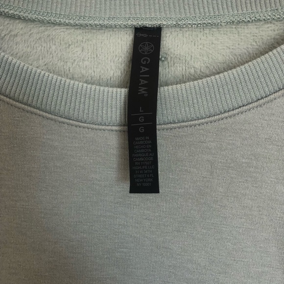 Gaiam Pullover - Picture 2 of 3